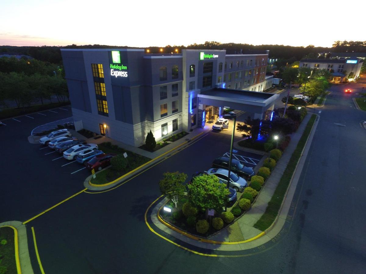 Holiday Inn Express Quantico - Stafford By Ihg Exterior photo